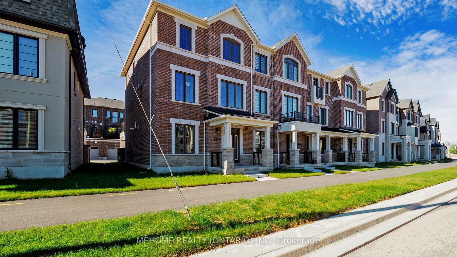 Townhouse for sale at 1371 William Halton Pkwy, Oakville, NW Northwest, L6M 5N9 - MLS: W12028448