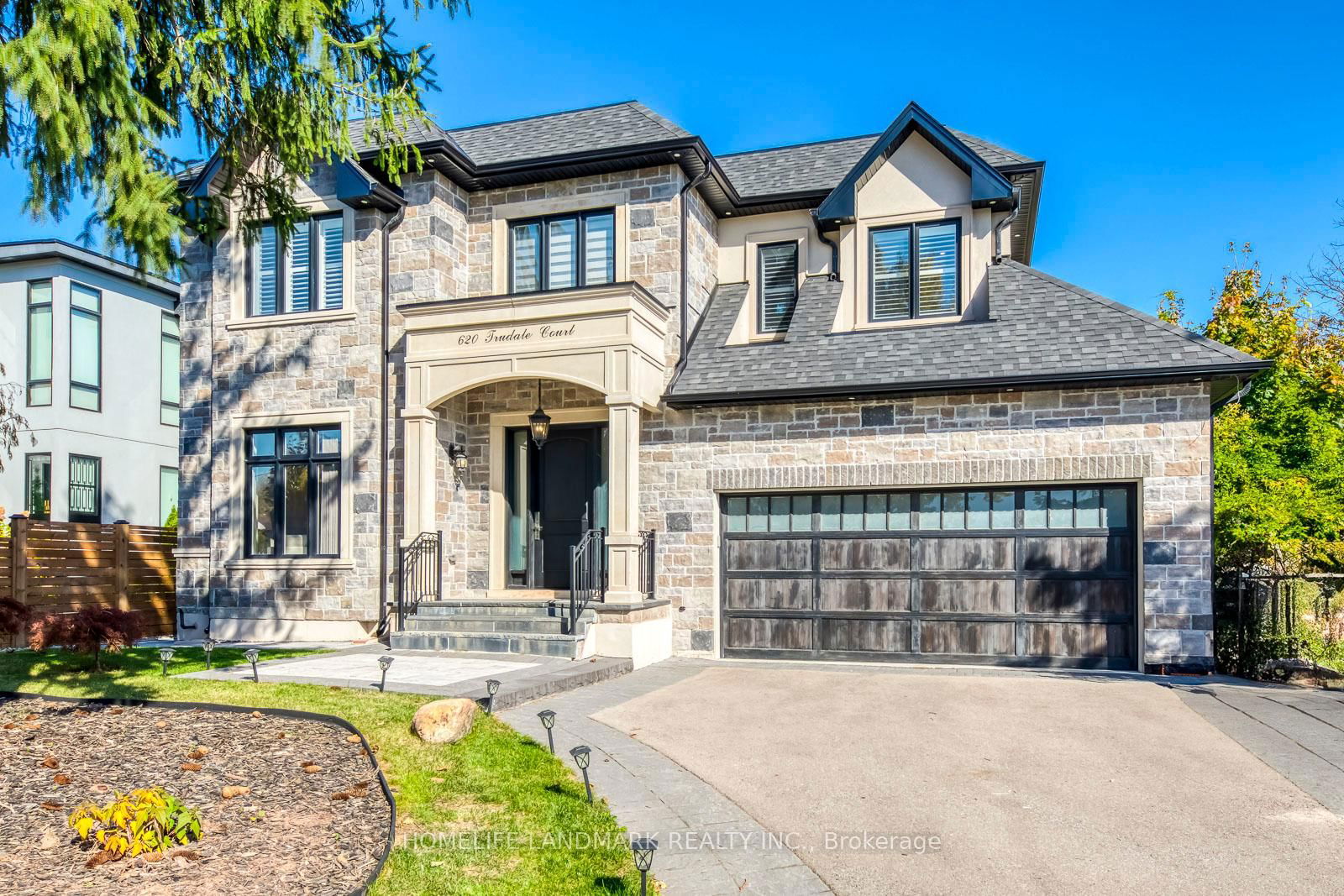 Detached House for sale at 620 Trudale Court, Oakville, WO West, L6L 4H1 - MLS: W12028603