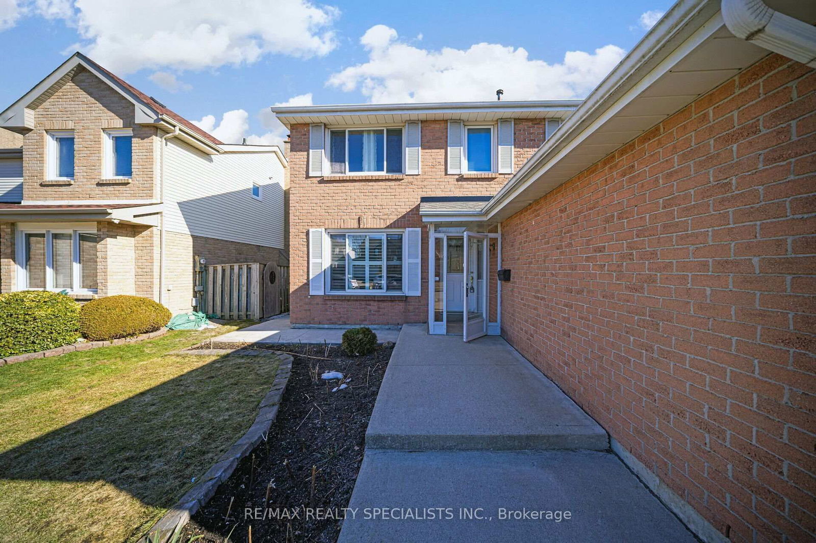 Detached House for sale at 53 Northampton Street, Brampton, Westgate, L6S 3Z6 - MLS: W12028629