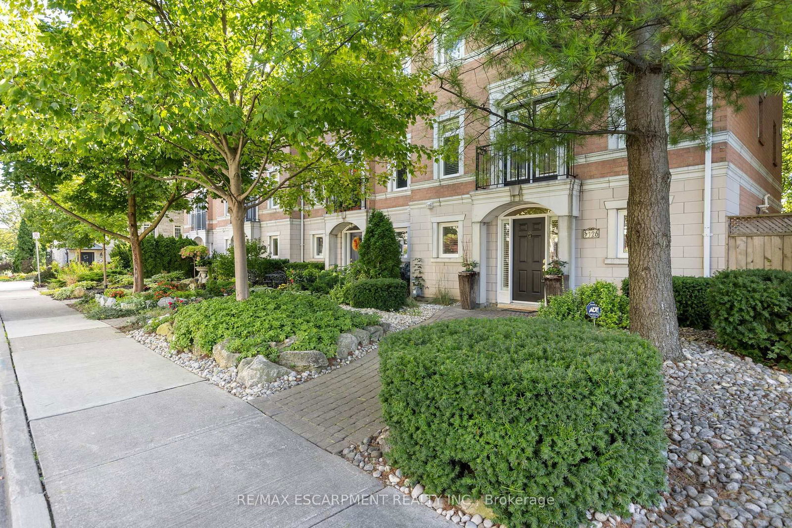 Townhouse for sale at 126 Brant Street, Oakville, OO Old Oakville, L6K 3X6 - MLS: W12028765