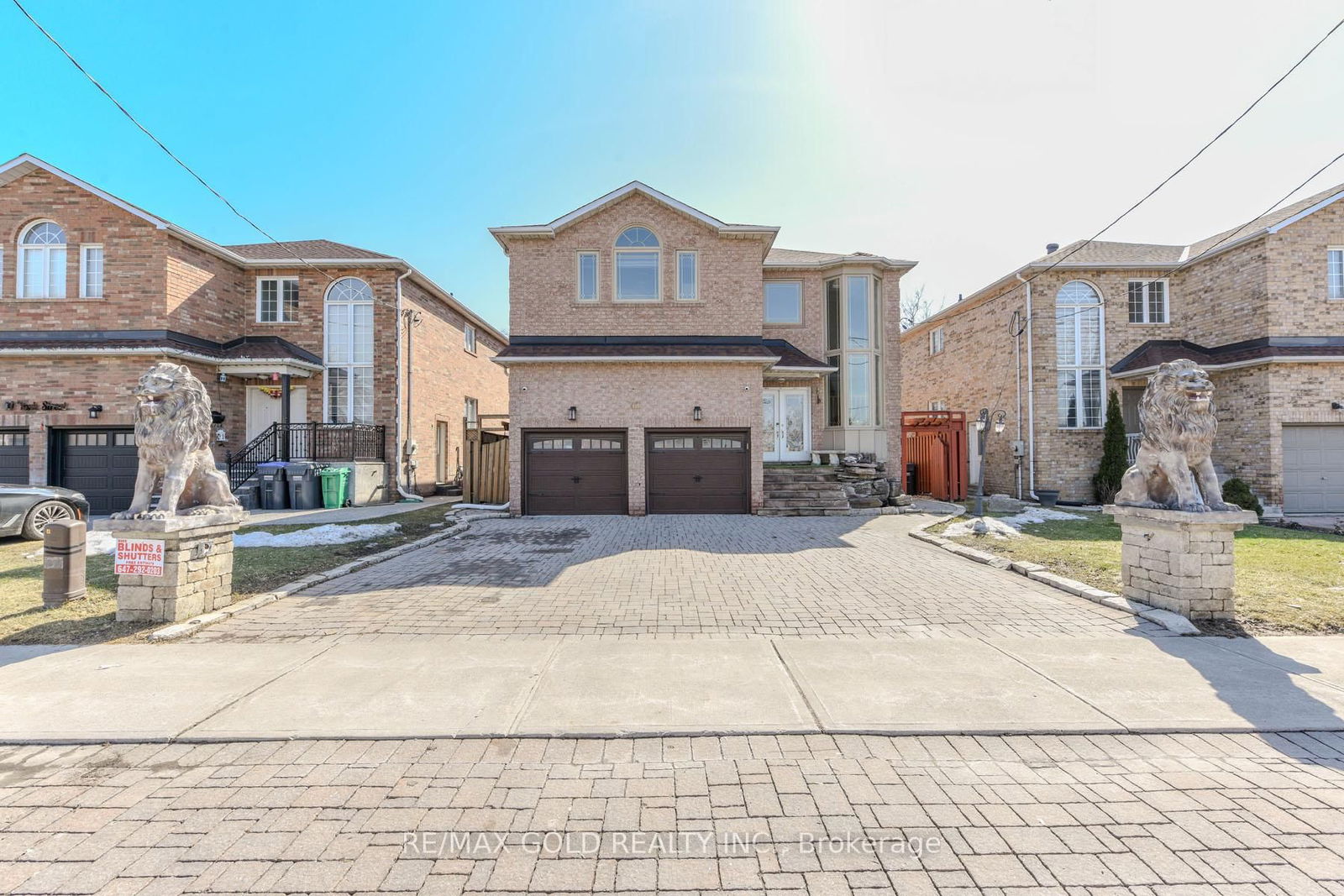 Detached House for sale at 42 York Street, Mississauga, Malton, L4T 1E7 - MLS: W12028957