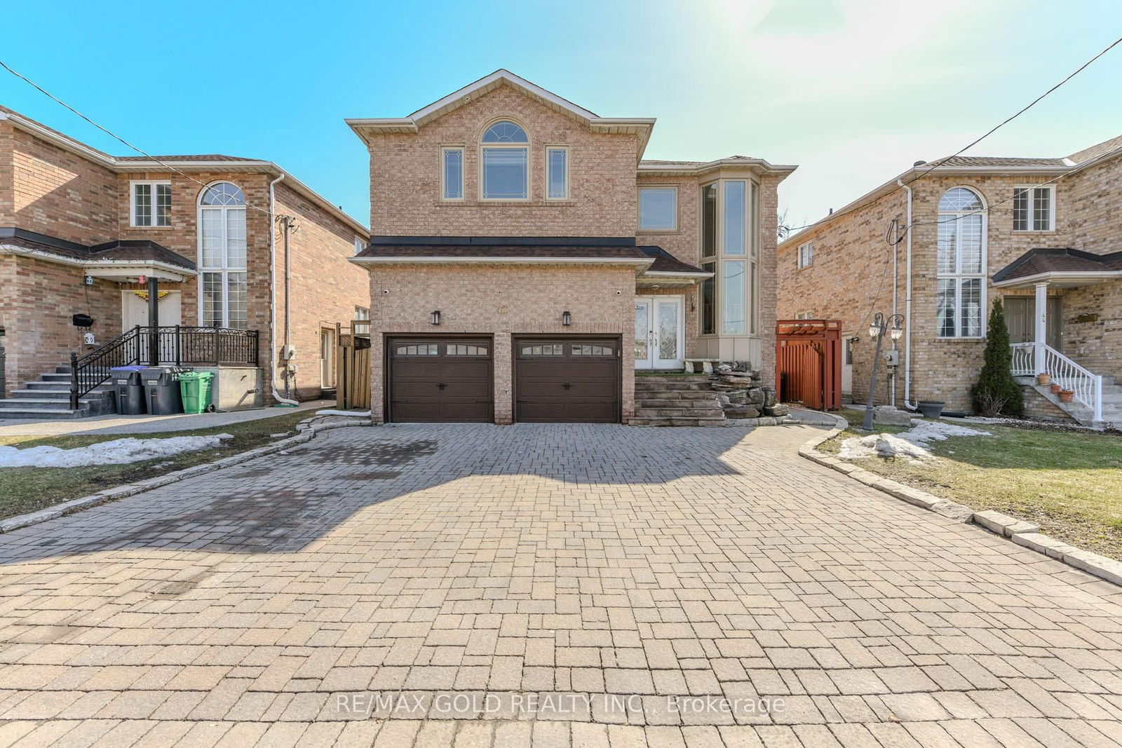 Detached House for sale at 42 York Street, Mississauga, Malton, L4T 1E7 - MLS: W12028957