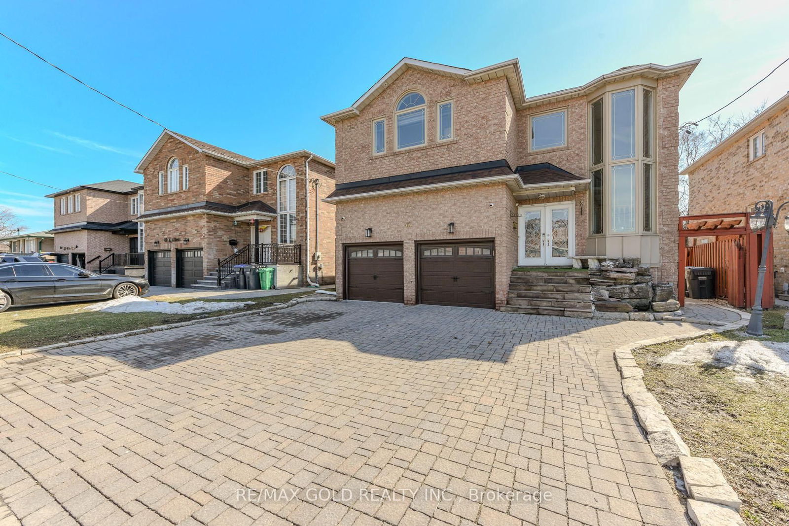 Detached House for sale at 42 York Street, Mississauga, Malton, L4T 1E7 - MLS: W12028957