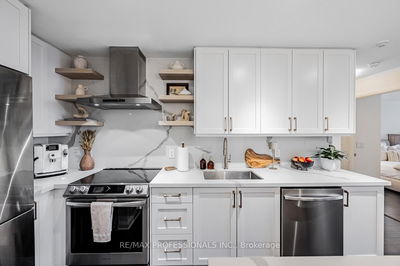 Unit 1001 — 1 Michael Power Pl, Toronto - Islington-City Centre West image-0-3