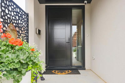 105 Tenth St, Toronto - New Toronto image-0-2