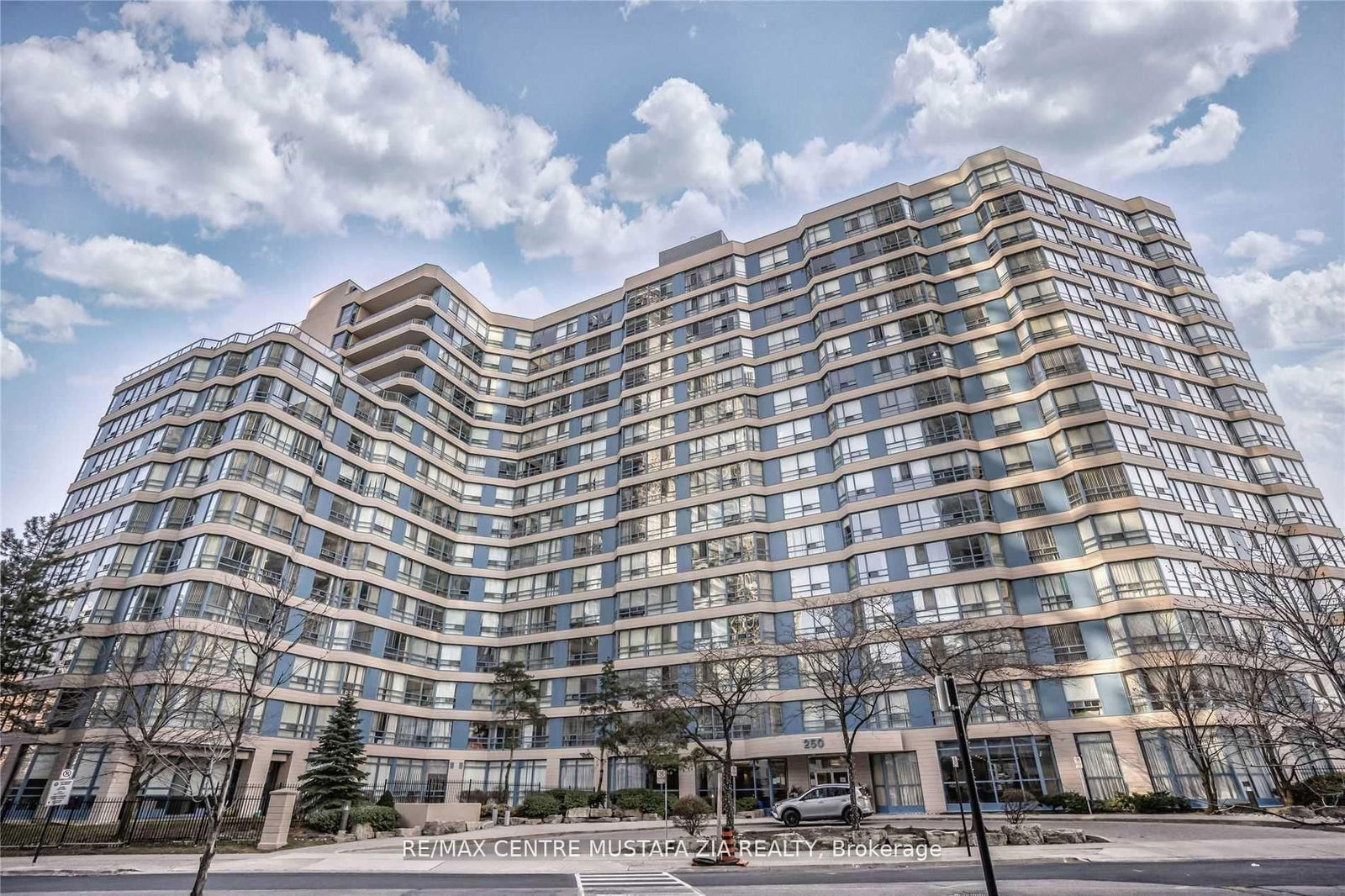 Condo for sale at 1506-250 Webb Drive, Mississauga, City Centre, L5B 3Z4 - MLS: W12029208