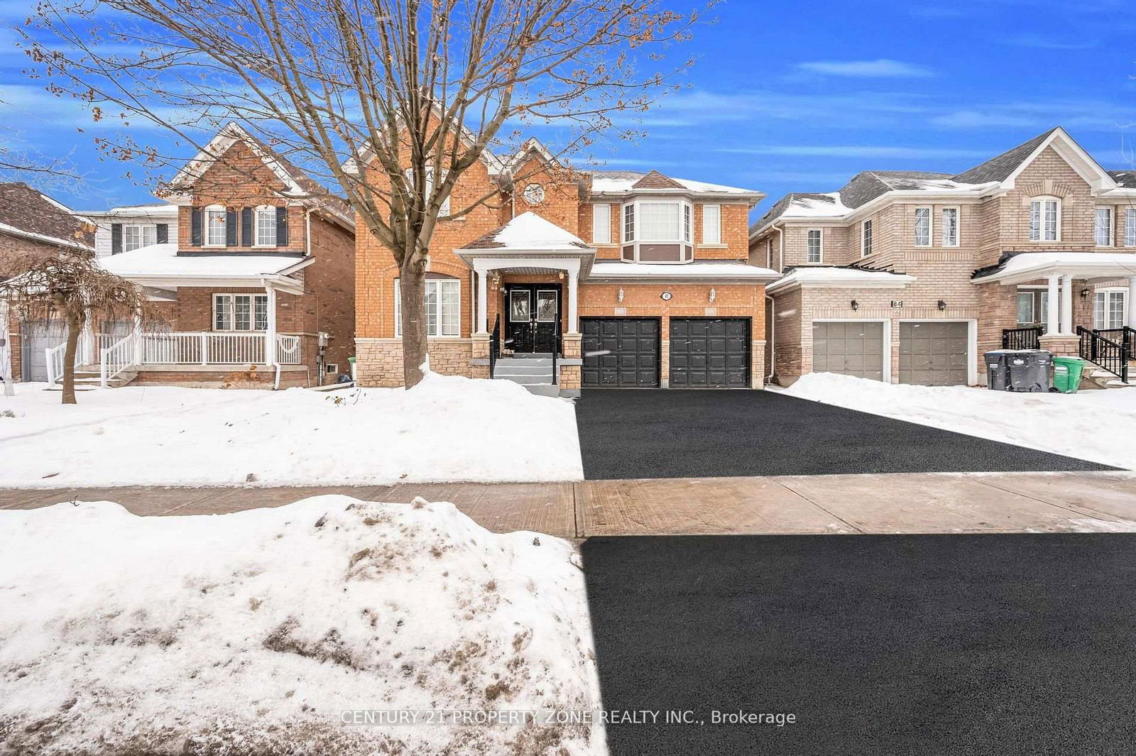 Detached House for sale at 82 Brisdale Drive, Brampton, Fletcher's Meadow, L7A 2G8 - MLS: W12029225