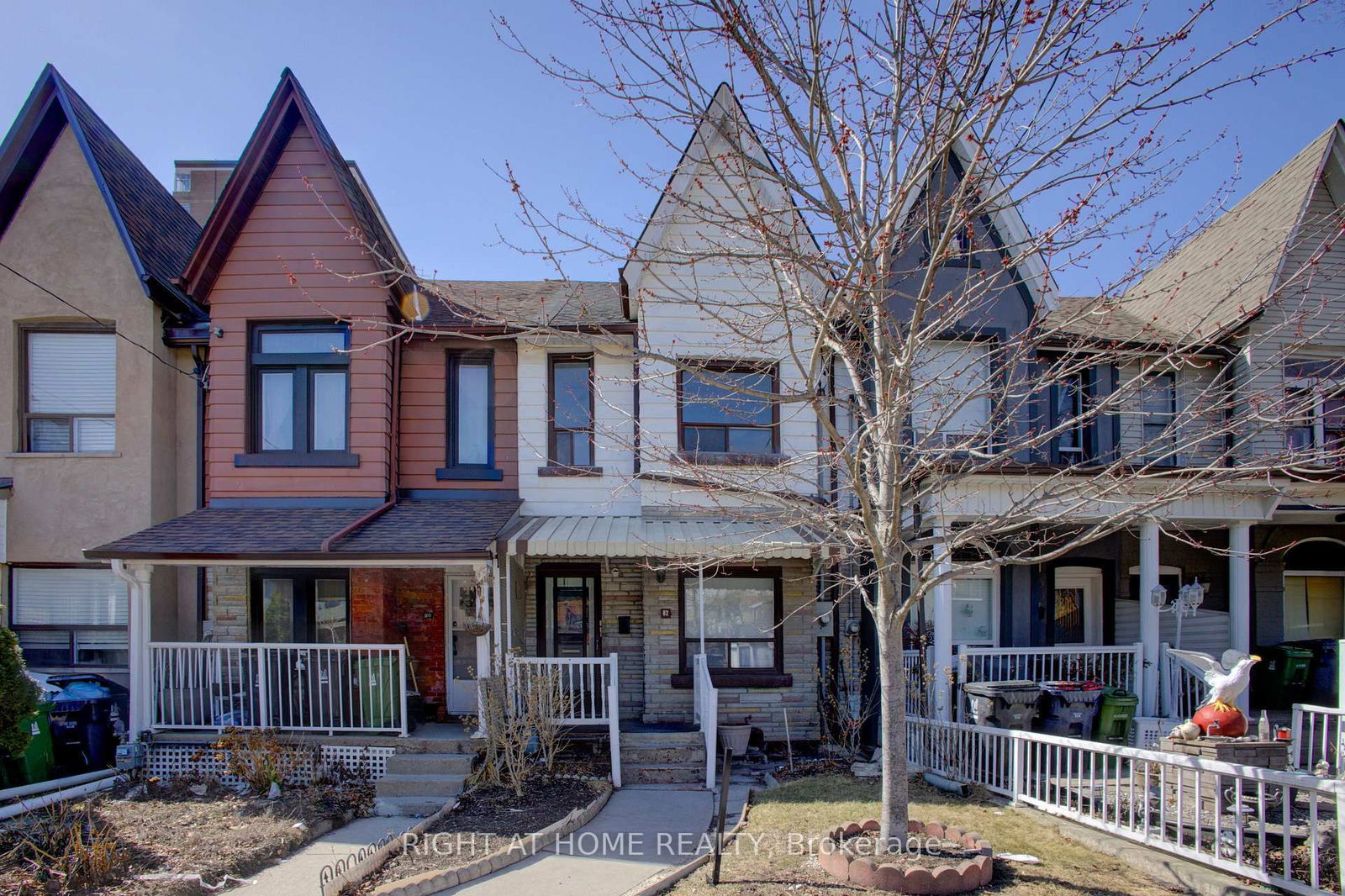 Townhouse for sale at 82 Uxbridge Avenue, Toronto, Weston-Pellam Park, M6N 2Y2 - MLS: W12029609