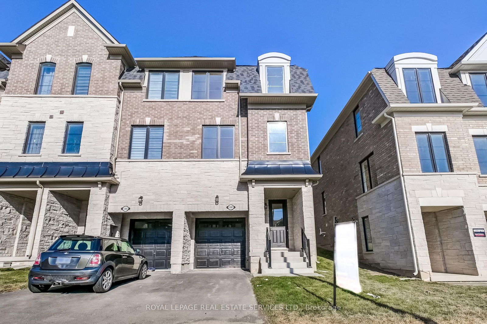 Townhouse for sale at 1387 Almonte Drive, Burlington, Tyandaga, L7P 0V6 - MLS: W12029749