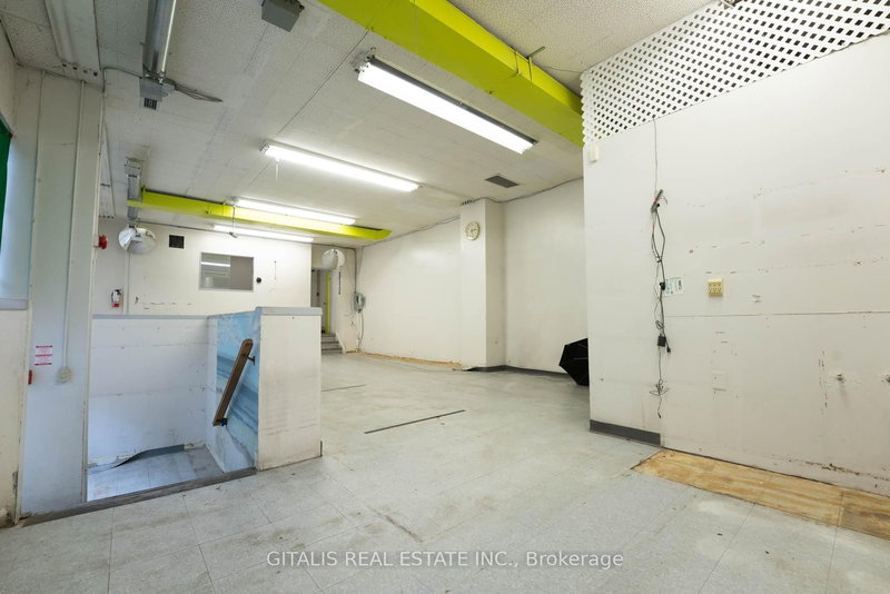 VS - 160 Springhurst Ave, Toronto, M6K 1C2 | Image 2