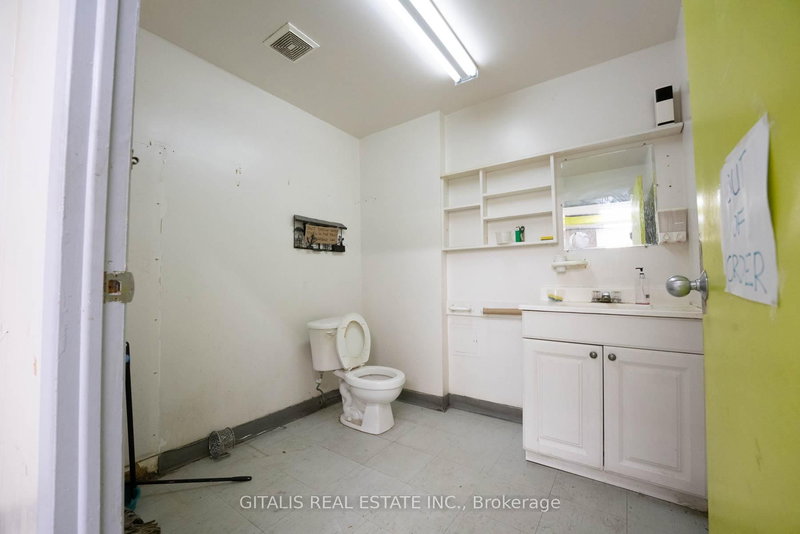 VS - 160 Springhurst Ave, Toronto, M6K 1C2 | Image 3