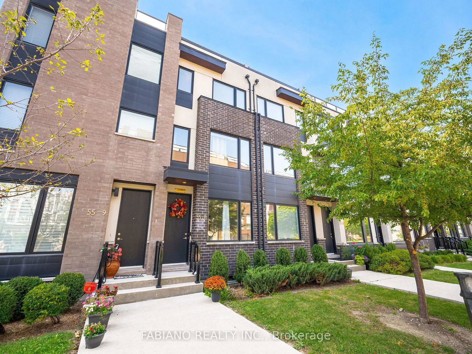 Townhouse for sale at 8-55 Thomas Mulholland Drive, Toronto, Downsview-Roding-CFB, M3K 0B5 - MLS: W12029885