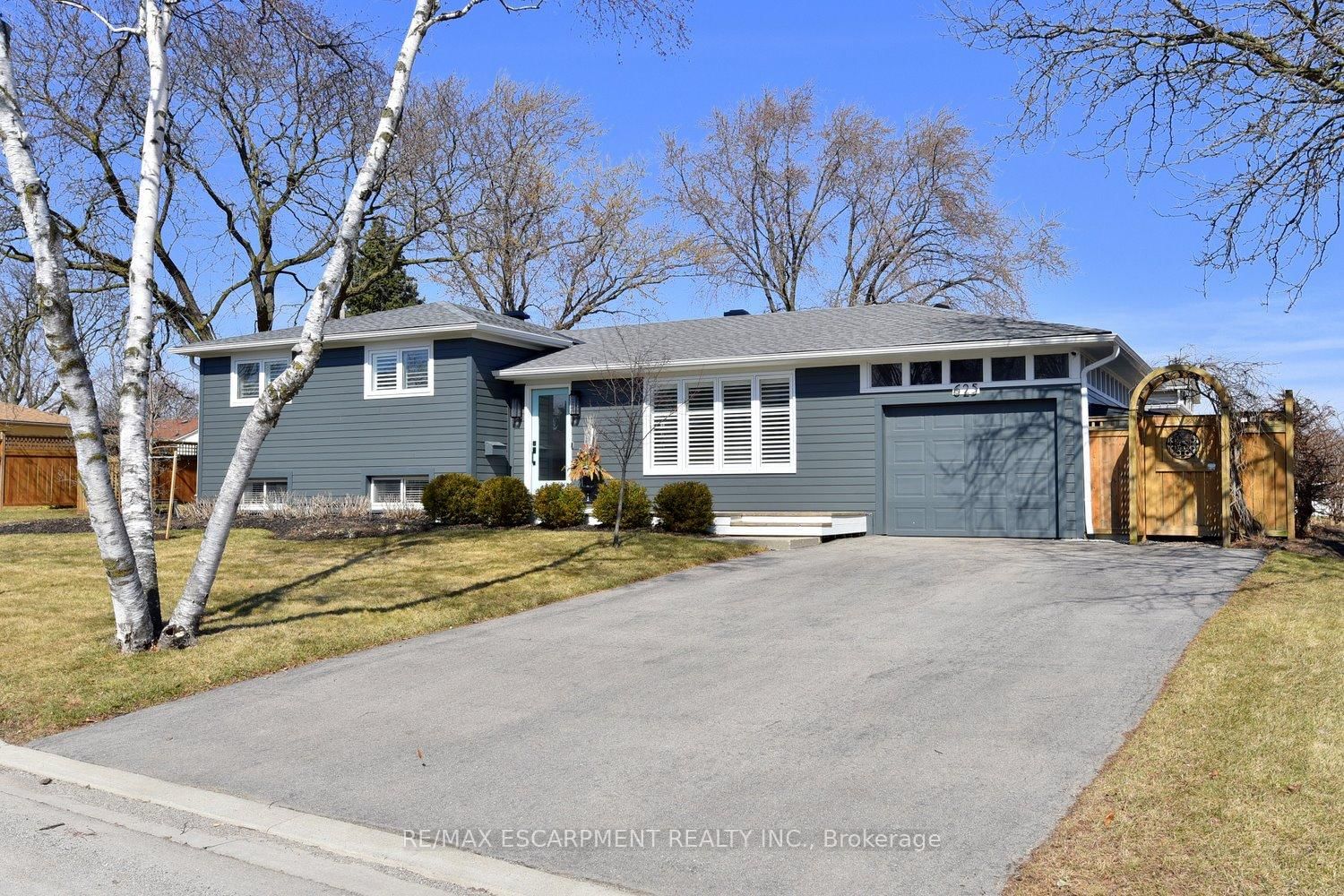 Detached House for sale at 625 Ardleigh Crescent, Burlington, Appleby, L7L 4K7 - MLS: W12029912