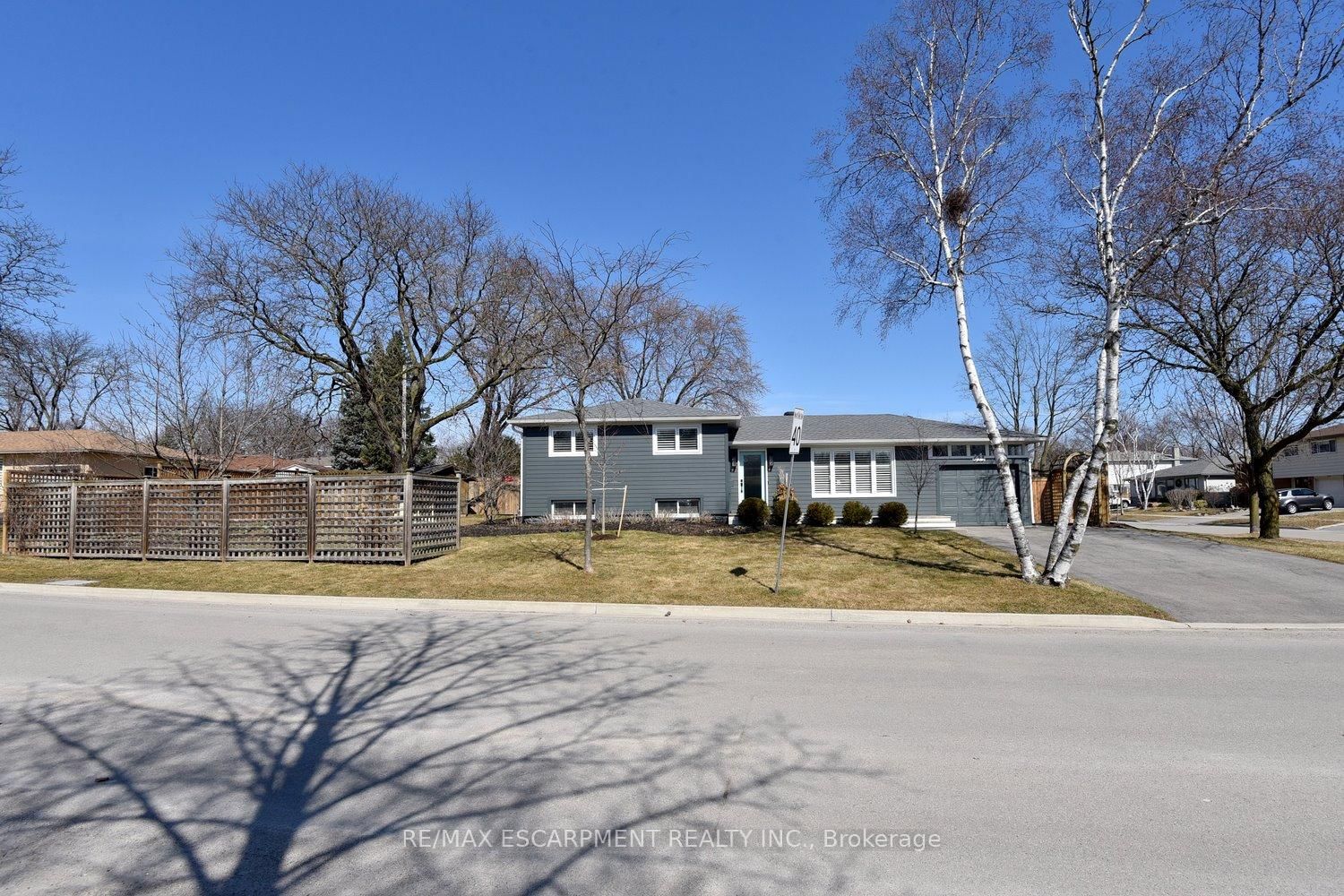 Detached House for sale at 625 Ardleigh Crescent, Burlington, Appleby, L7L 4K7 - MLS: W12029912