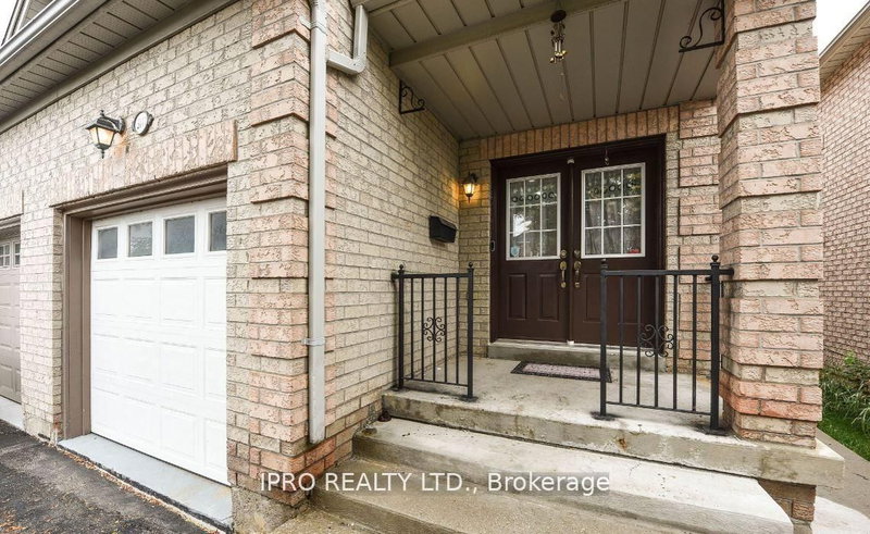 Main/2nd Flr - 3141 Turbine Cres, Mississauga, L5M 6W1 | Image 2