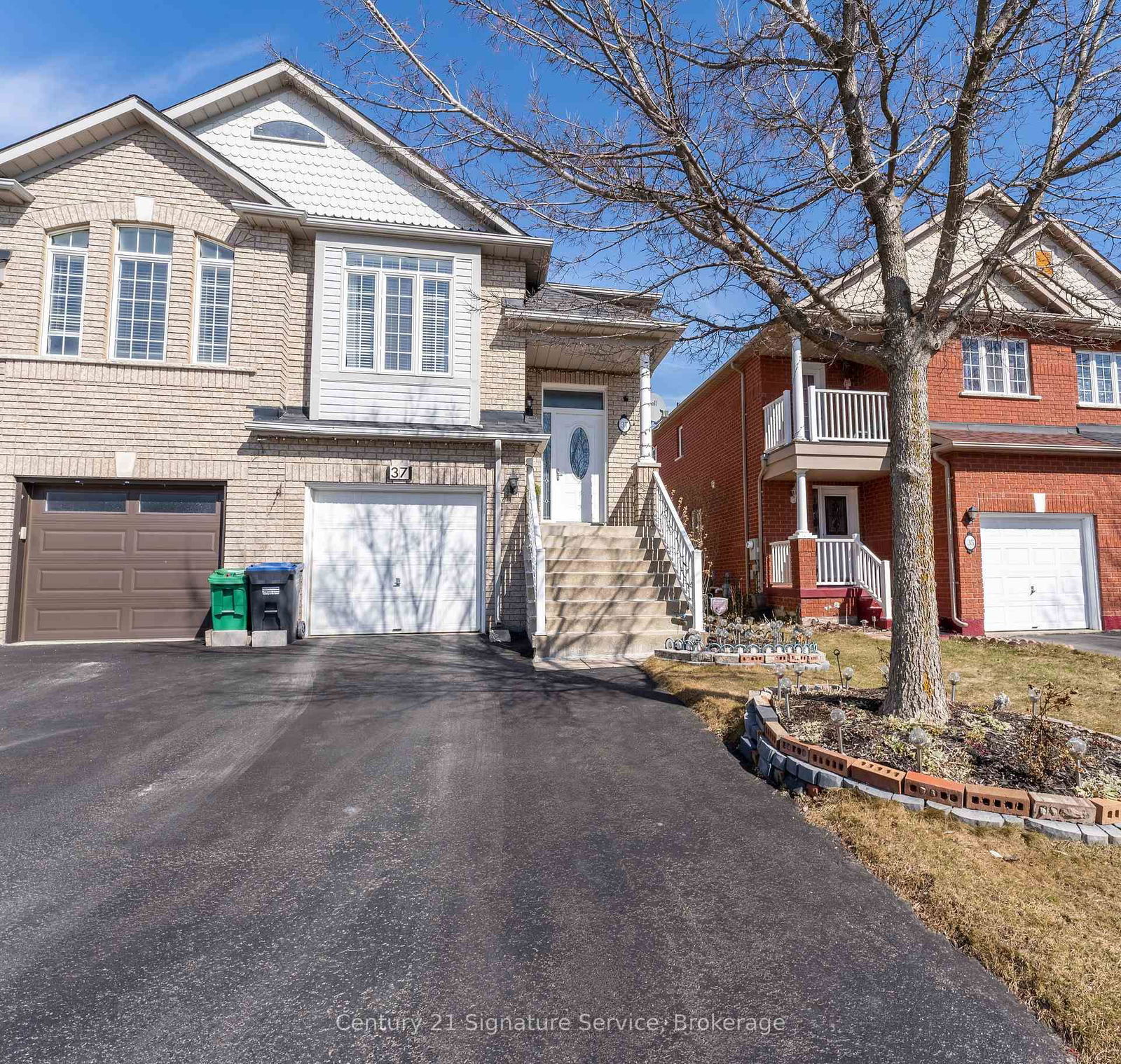 Semi-Detached House for sale at 37 Newark Way, Brampton, Fletcher's Meadow, L7A 2W8 - MLS: W12029952