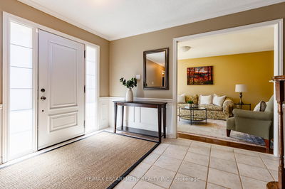 1463 Greenbriar Dr, Oakville - Glen Abbey image-0-3