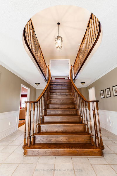 1463 Greenbriar Dr, Oakville - Glen Abbey image-0-4