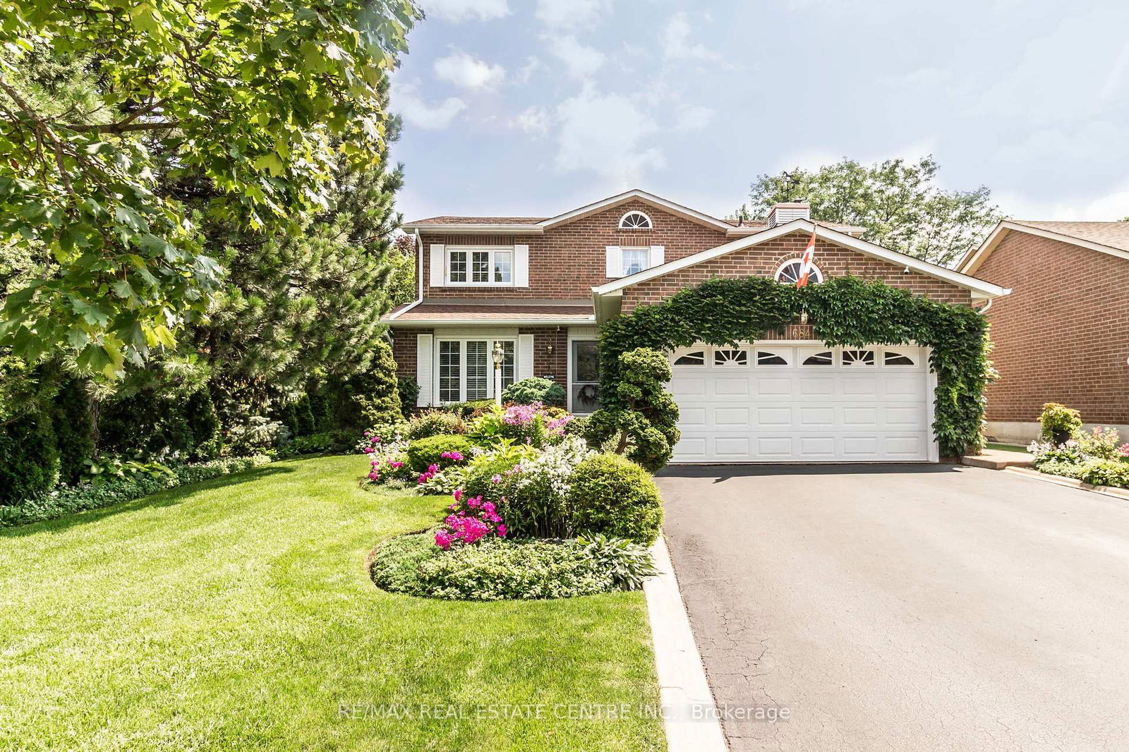 Detached House for sale at 684 Harrison Road, Milton, TM Timberlea, L9T 4S9 - MLS: W12030496