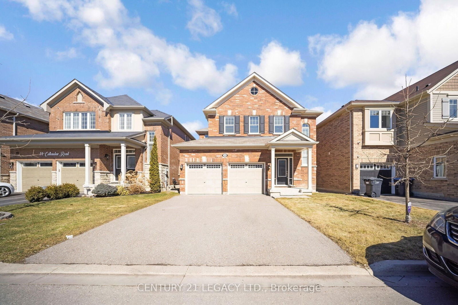 Detached House for sale at 33 Callandar Road, Brampton, Northwest Brampton, L7A 4T8 - MLS: W12030537