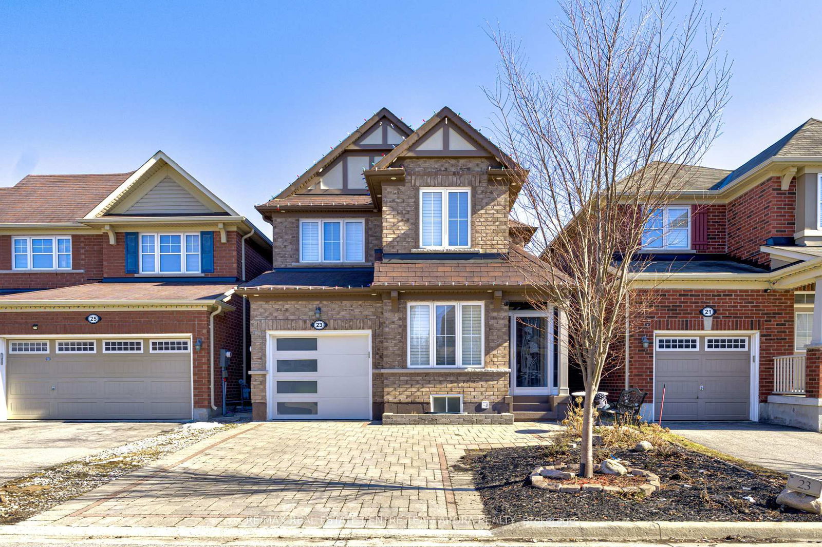 Detached House for sale at 23 Berberis Crescent, Brampton, Northwest Brampton, L7A 0V4 - MLS: W12030822