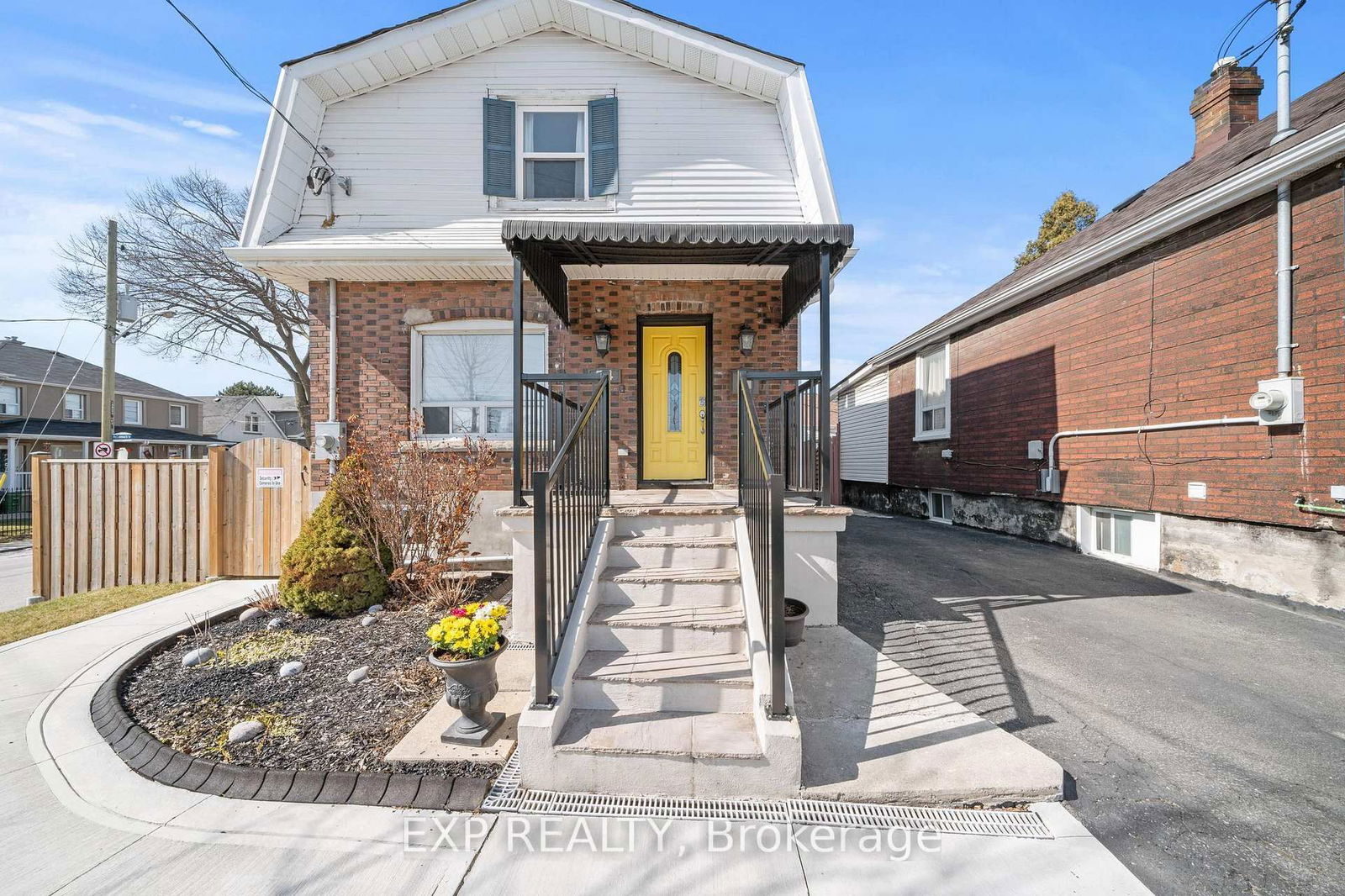 Detached House for sale at 54 McCormack Street, Toronto, Junction Area, M6N 1X6 - MLS: W12031049