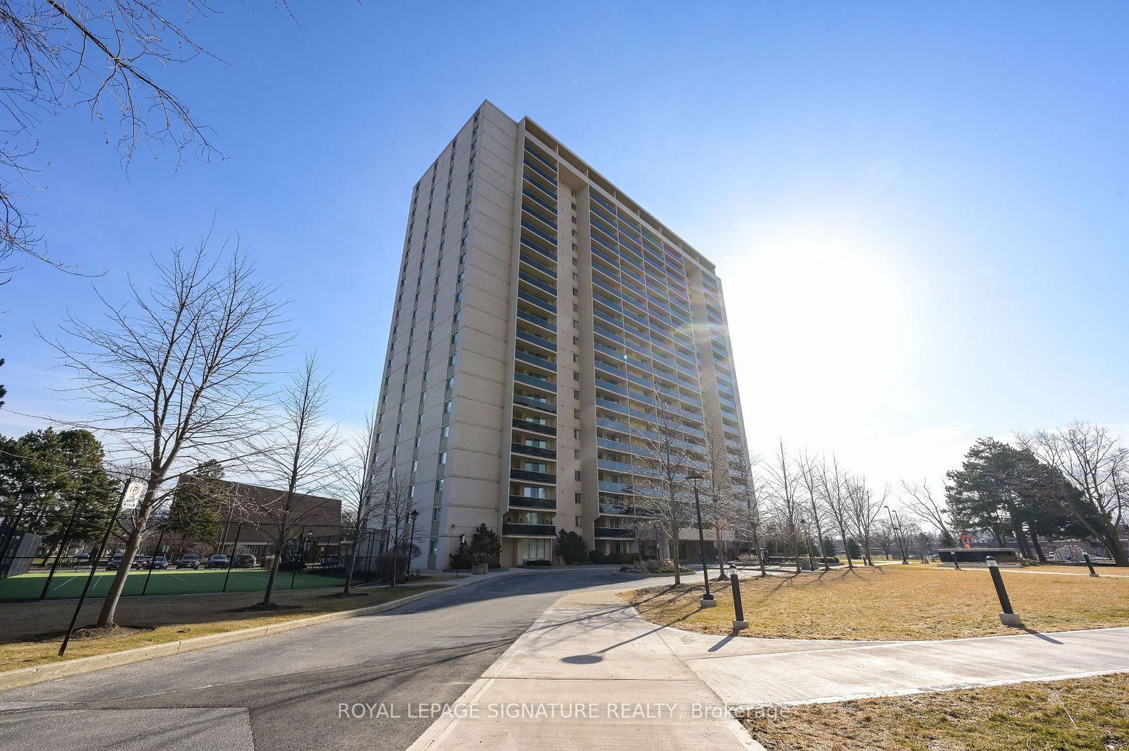 Condo for sale at 907-812 Burnhamthorpe Road, Toronto, Markland Wood, M9C 4W1 - MLS: W12031270