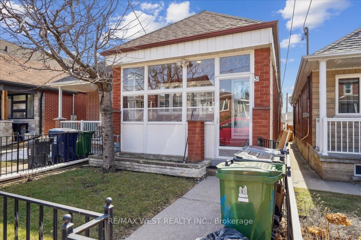 Detached House for sale at 31 Teignmouth Avenue, Toronto, Caledonia-Fairbank, M6E 1S6 - MLS: W12031356