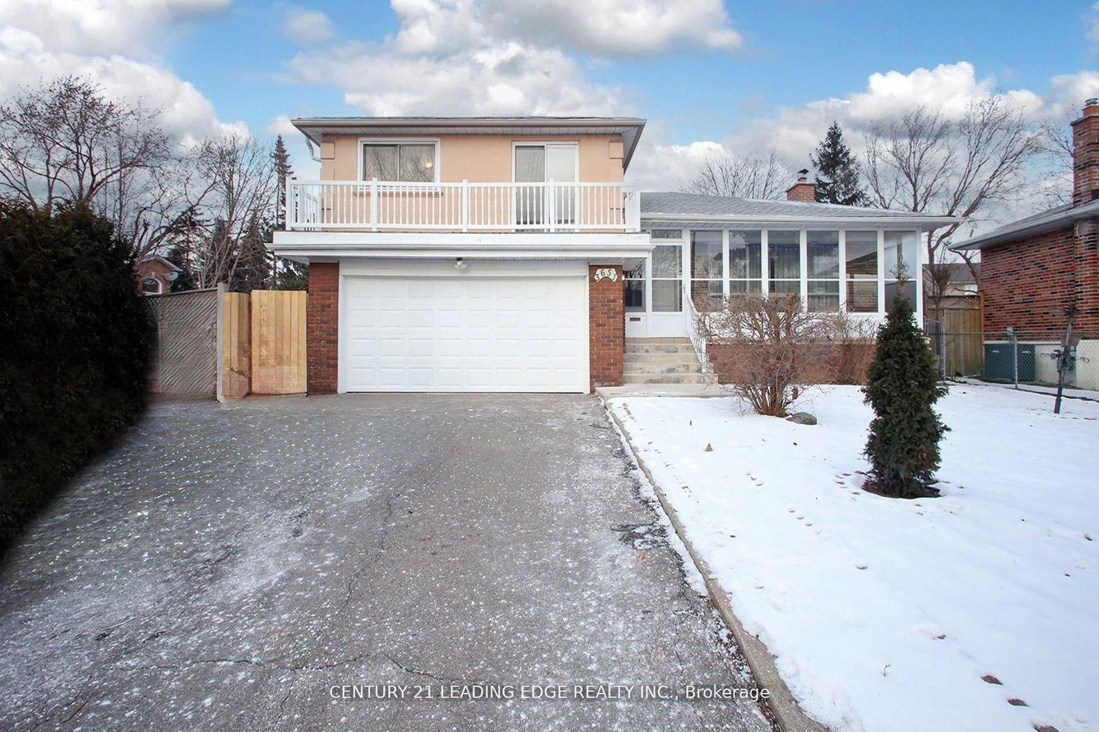 Detached House for sale at 3651 Broomhill Crescent, Mississauga, Applewood, L4Y 3N5 - MLS: W12031960