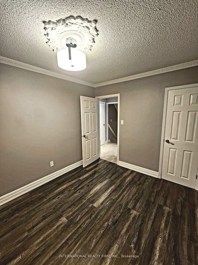 Unit Bsmt — 39 Windhill Cres, Toronto - Humberlea-Pelmo Park W4 image-0-3