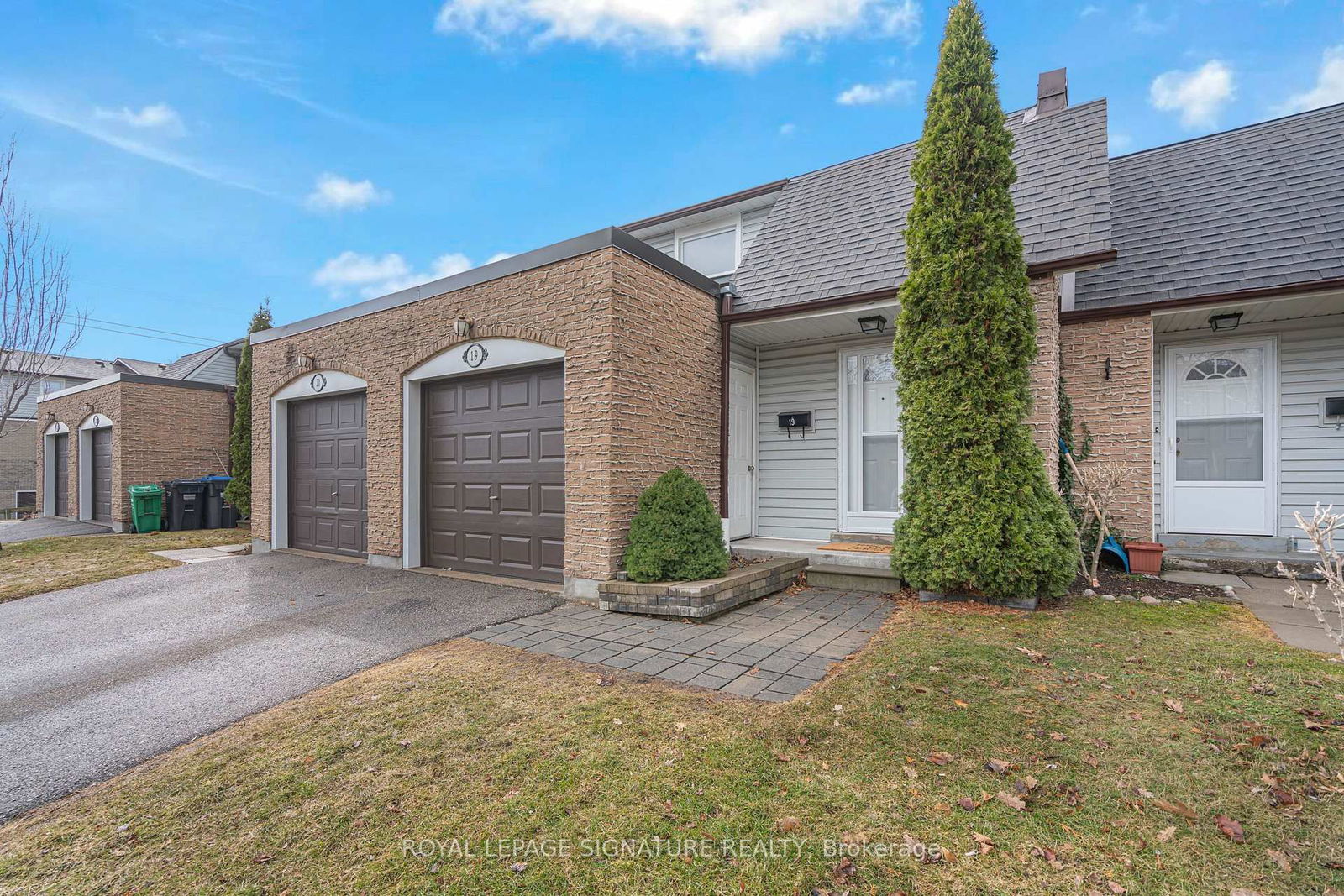 Townhouse for sale at 19-2440 Bromsgrove Road, Mississauga, Clarkson, L5J 4J7 - MLS: W12032666