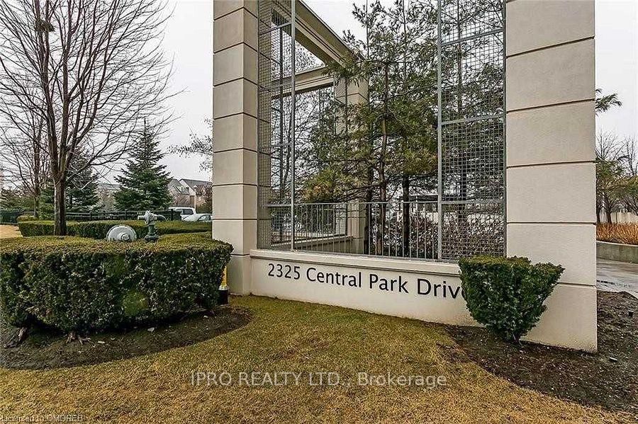 Condo for sale at 806-2325 Central Park Drive, Oakville, RO River Oaks, L6H 0E2 - MLS: W12032673