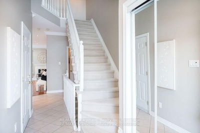 Unit 29 — 1050 Grand Blvd, Oakville - Falgarwood image-0-2