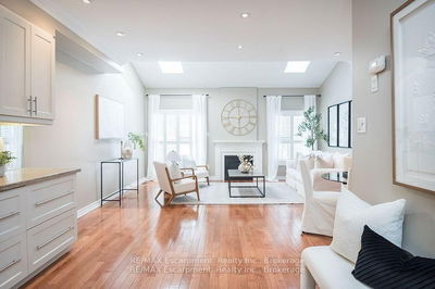 Unit 29 — 1050 Grand Blvd, Oakville - Falgarwood image-0-3