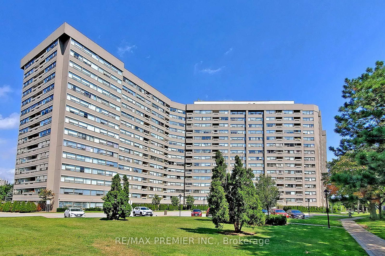 Condo for sale at 413-475 The West Mall N/A, Toronto, Etobicoke West Mall, M9C 4Z3 - MLS: W12032828