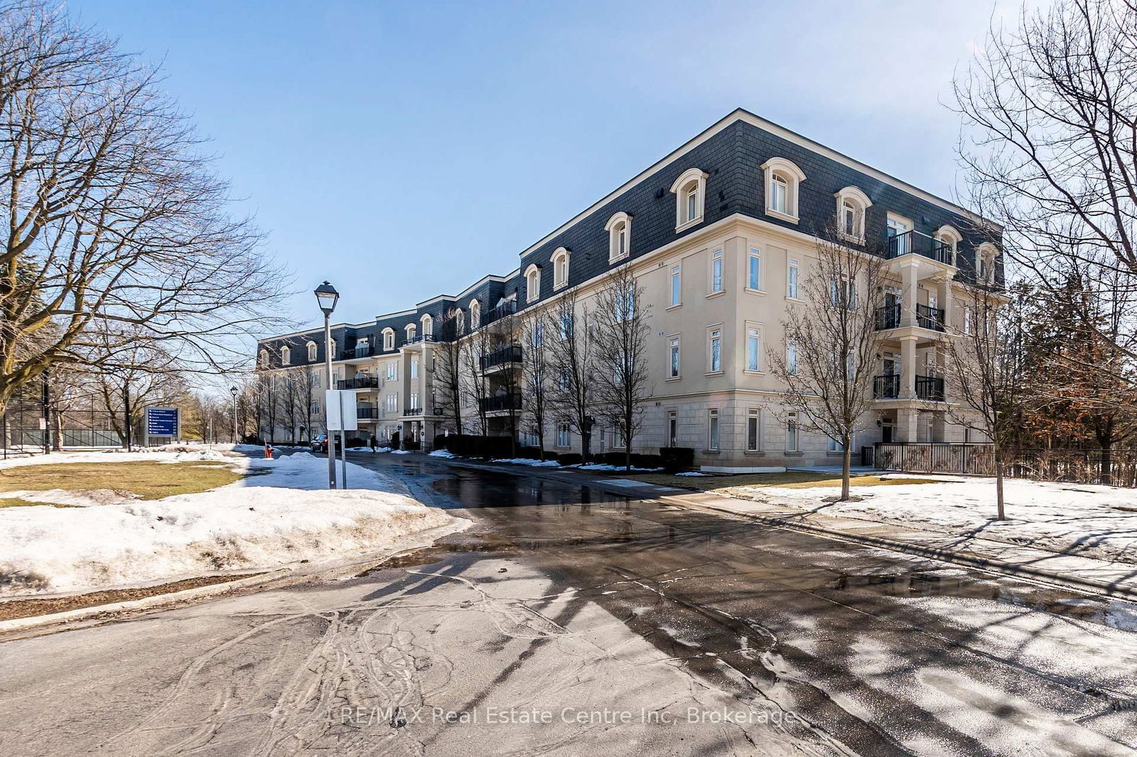 Condo for sale at 303-443 Centennial Forest Drive, Milton, TM Timberlea, L9T 6A1 - MLS: W12032959