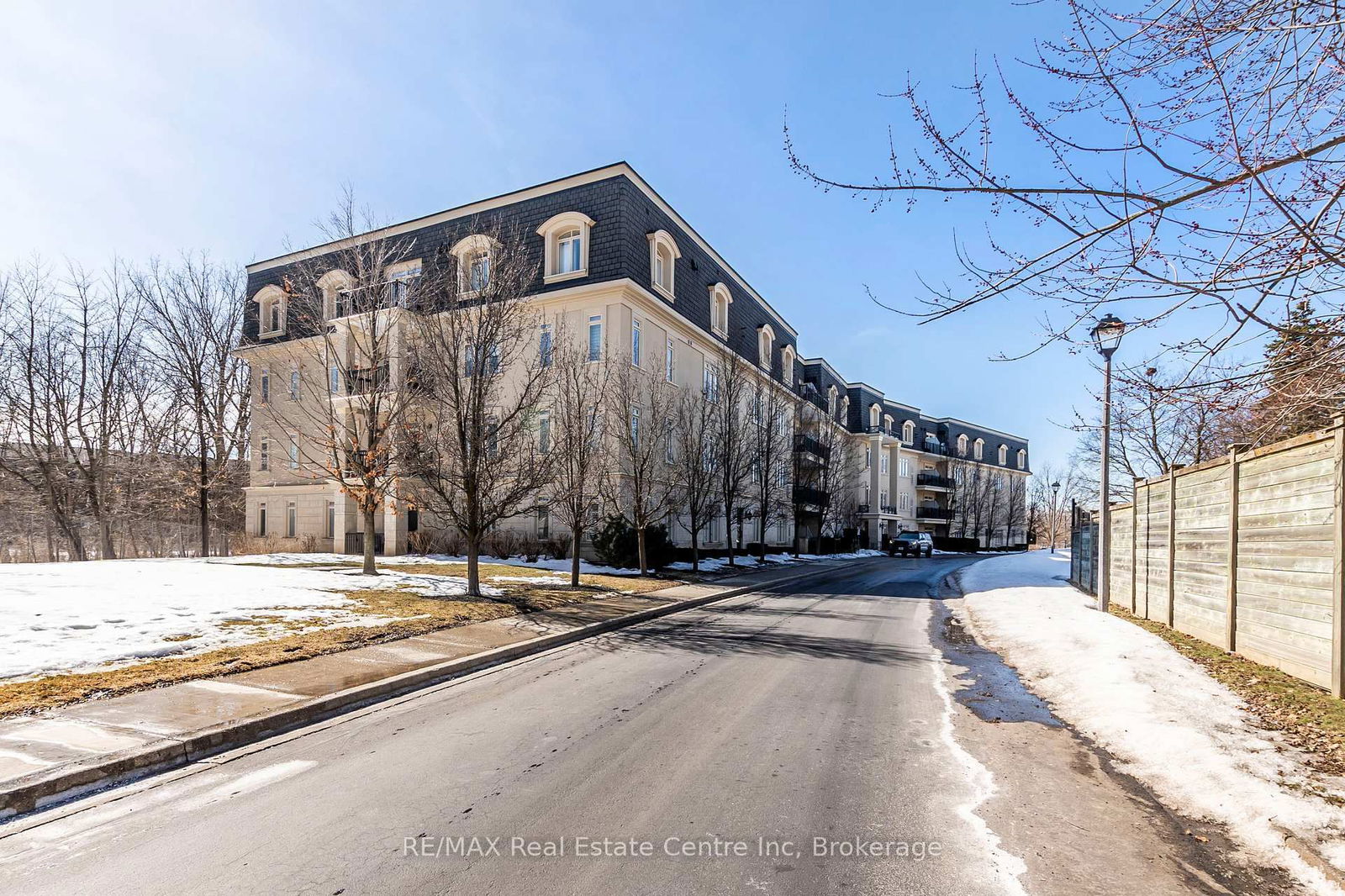 Condo for sale at 303-443 Centennial Forest Drive, Milton, TM Timberlea, L9T 6A1 - MLS: W12032959