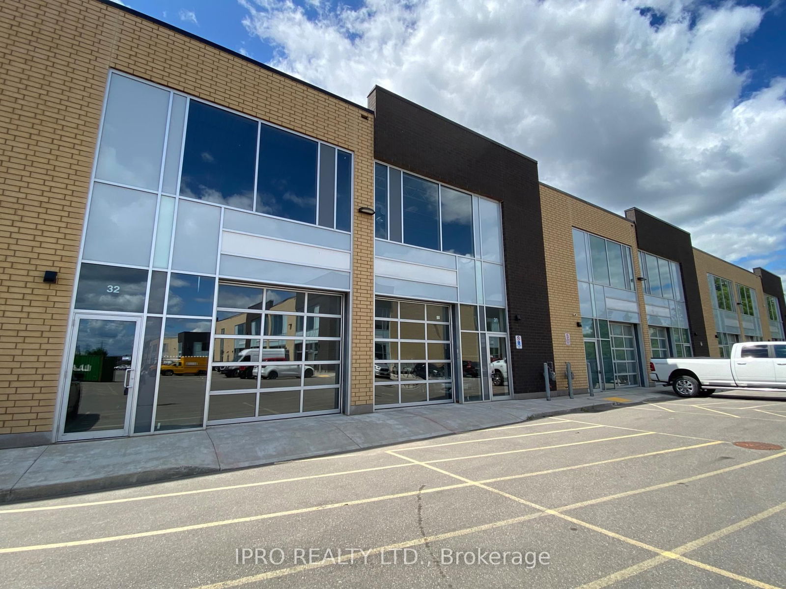 Industrial for sale at 32-1156 King Road, Burlington, LaSalle, L7T 0C5 - MLS: W12033077