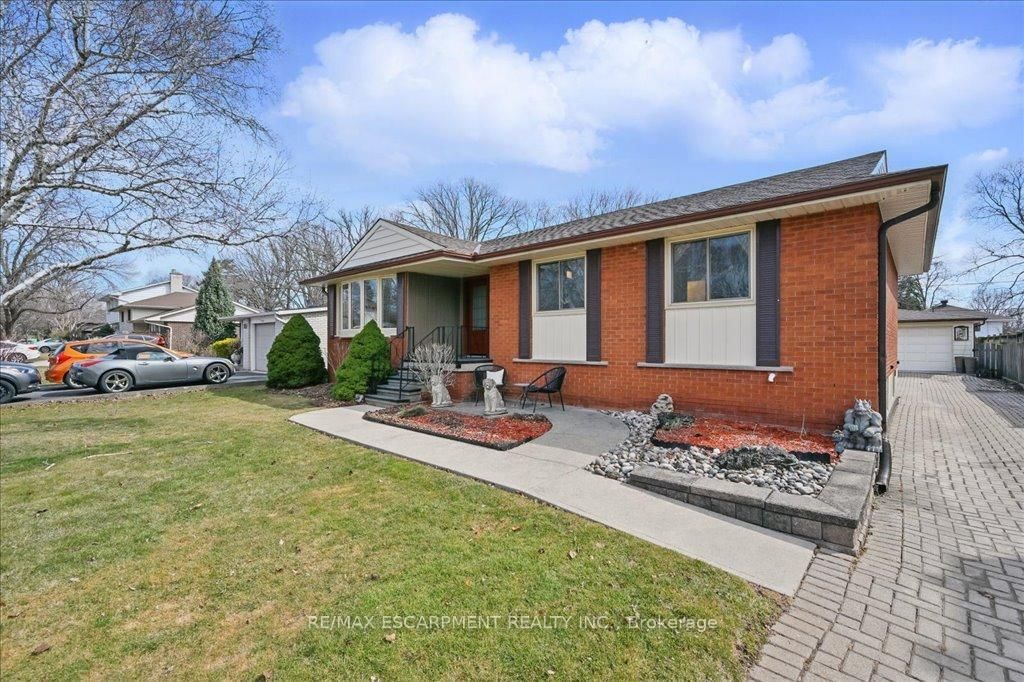 Detached House for sale at 5180 Tamarac Drive, Burlington, Appleby, L7L 3N4 - MLS: W12033102