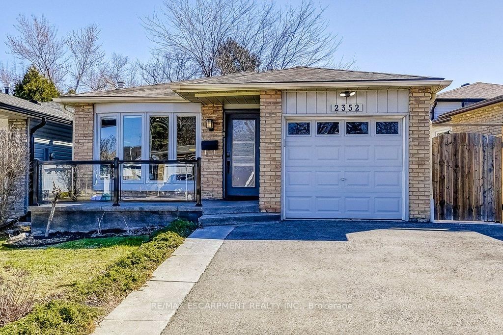 Detached House for sale at 2352 MALCOLM Crescent, Burlington, Brant Hills, L7P 4H4 - MLS: W12033129