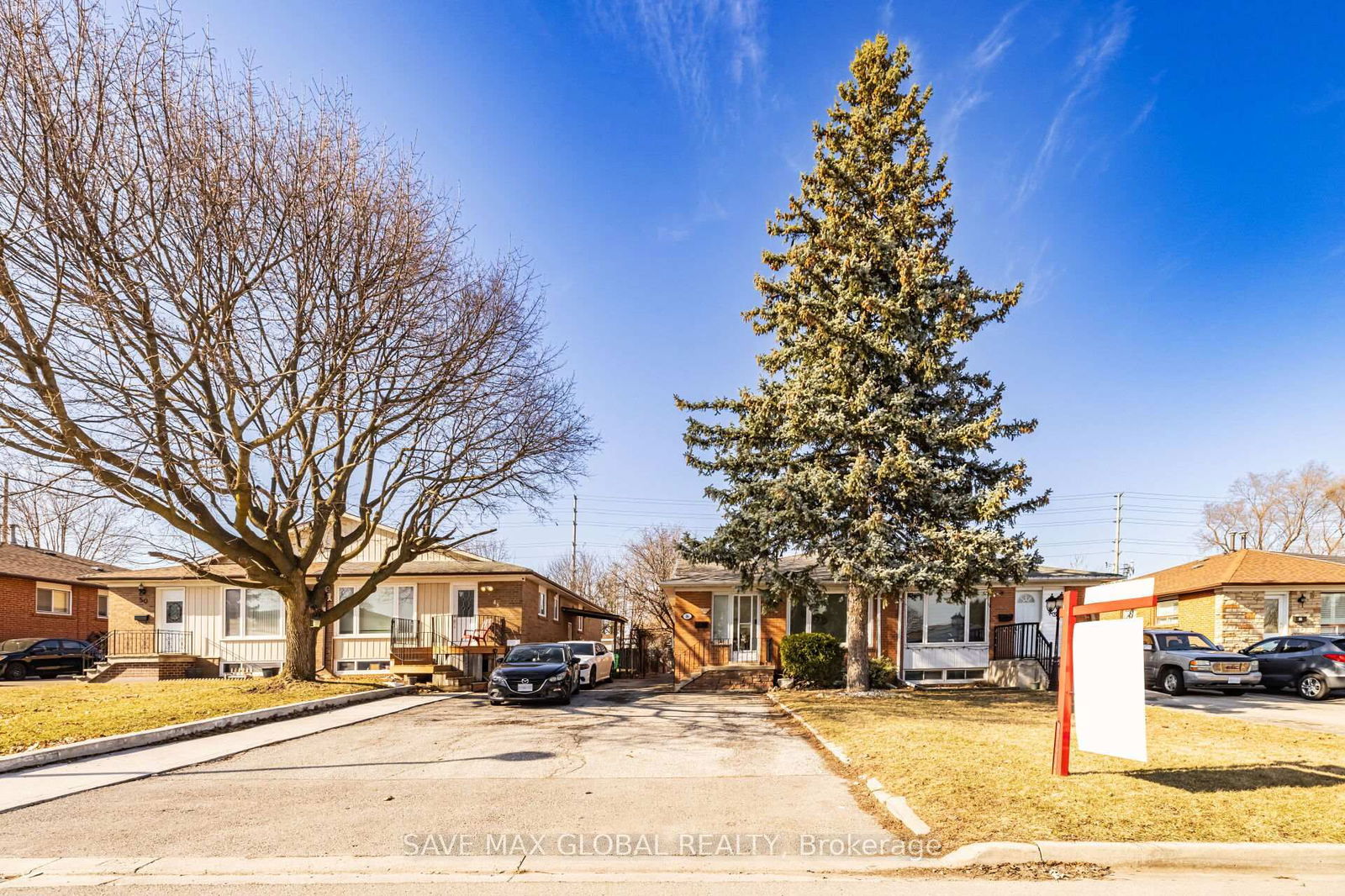 Semi-Detached House for sale at 46 Northwood Drive, Brampton, Northwood Park, L6X 2L2 - MLS: W12033207