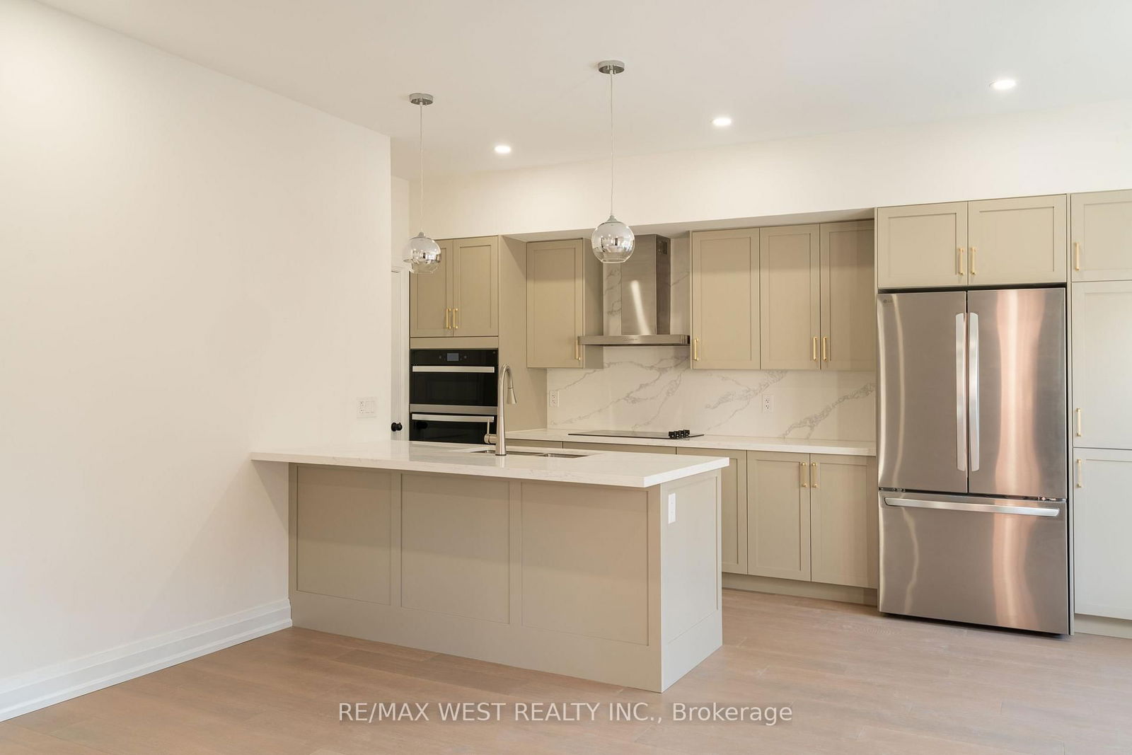 Detached House for lease at 3903 Koenig Road, Burlington, Alton, L7M 0Z9 - MLS: W12033217