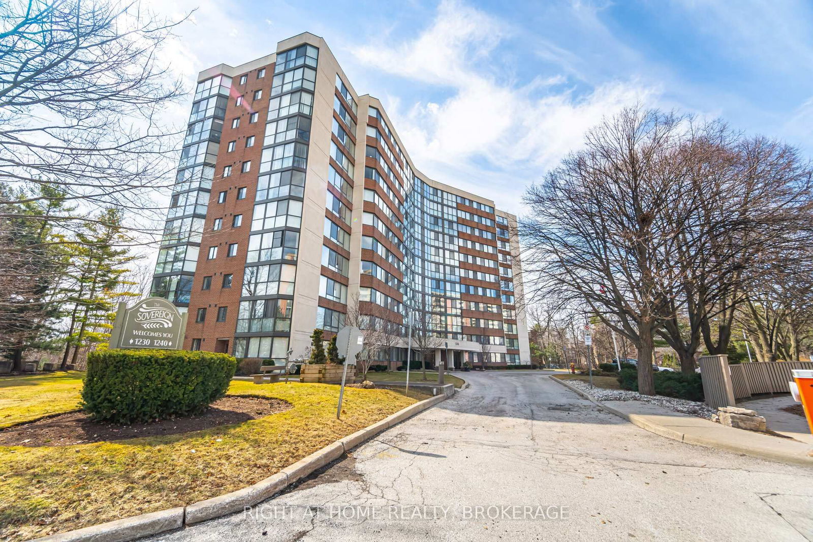 Condo for sale at 908-1240 Marlborough Court, Oakville, CP College Park, L6H 3K7 - MLS: W12033554