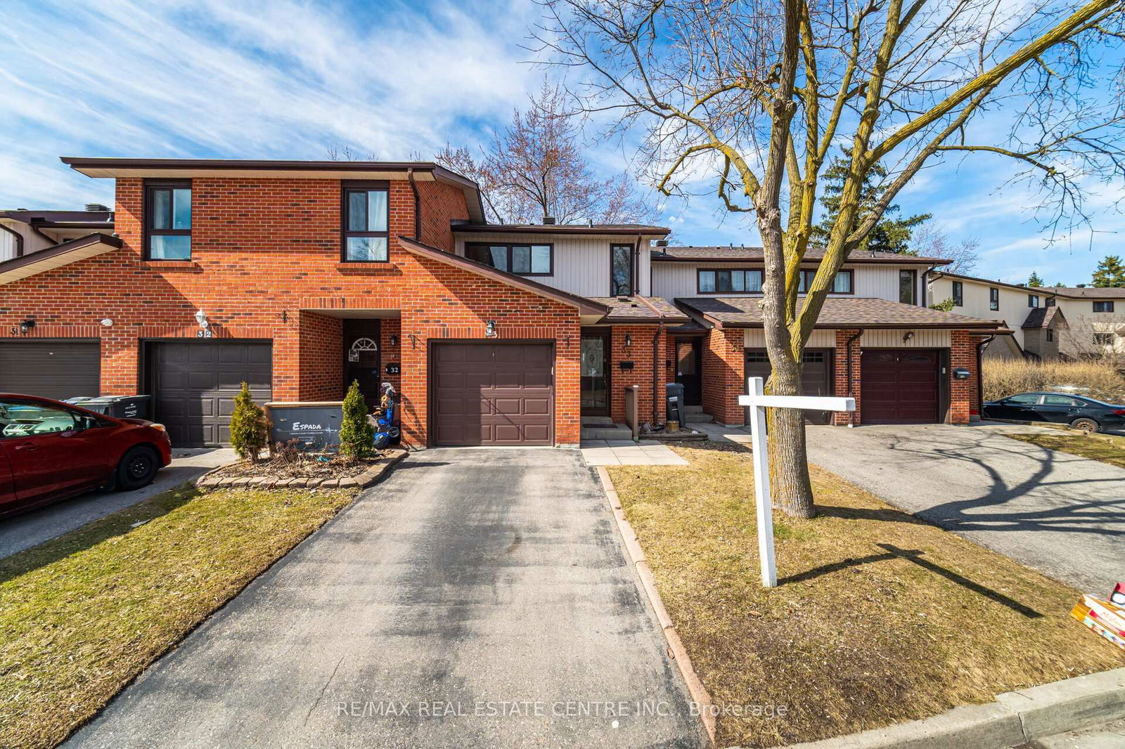 Townhouse for sale at 33 Dawson Crescent, Brampton, Brampton North, L6V 3M5 - MLS: W12033694