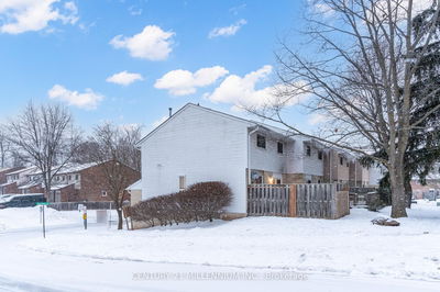 Unit 37 — 2 Lynden Circ, Halton Hills - Georgetown image-0-2