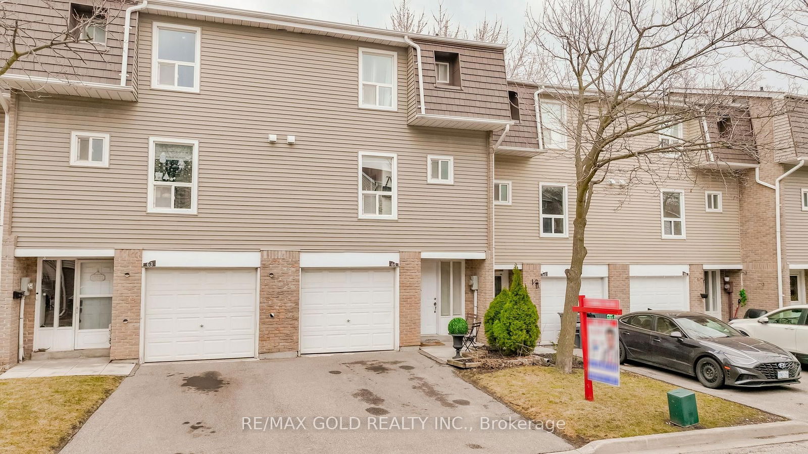 Townhouse for sale at 64 Enmount Drive, Brampton, Southgate, L6T 4C9 - MLS: W12034482