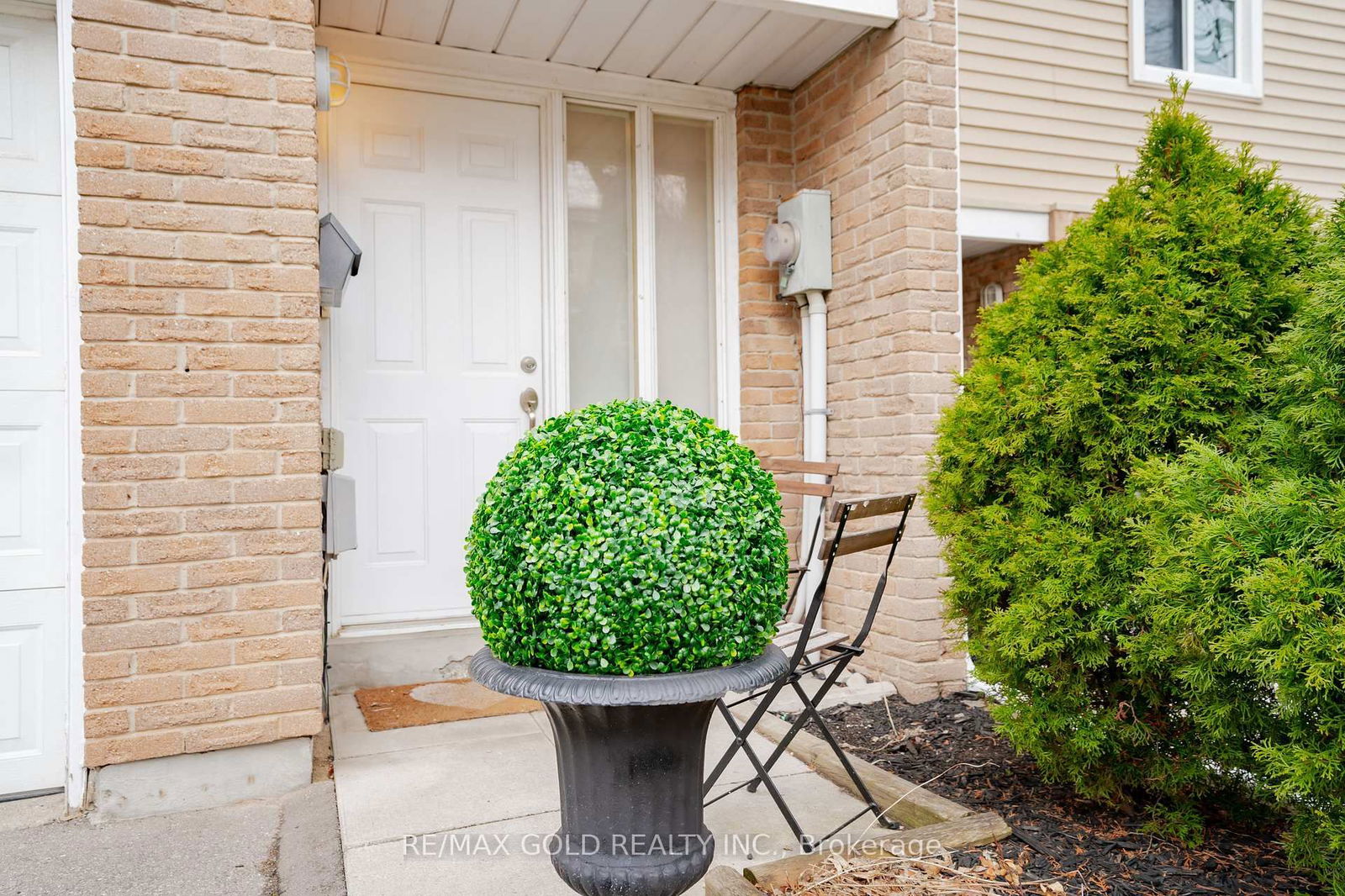 Townhouse for sale at 64 Enmount Drive, Brampton, Southgate, L6T 4C9 - MLS: W12034482