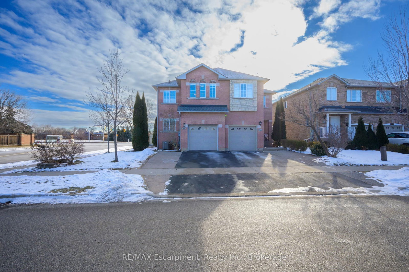 Semi-Detached House for sale at 2010 Blue Jay Boulevard, Oakville, WT West Oak Trails, L6M 3W2 - MLS: W12034647