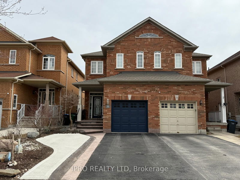 home for lease on bsmt-34 Nathaniel Crescent