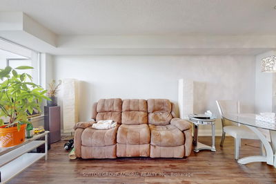 Unit 407 — 1070 Sheppard Ave, Toronto - York University Heights image-0-4